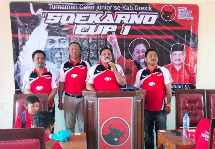 DPC PDIP Gresik Meriahkan Bulan Bung Karno dengan Aksi Sosial, Turnamen Catur, dan Ziarah ke Makam Sang Proklamator