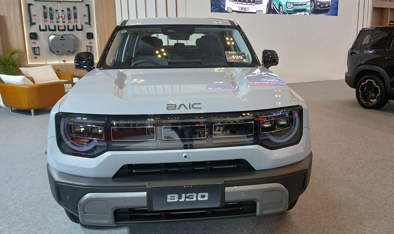 Tampil Perdana di GJAW 2025, Ini Dia Keunggulan BAIC BJ30 Hybrid FWD