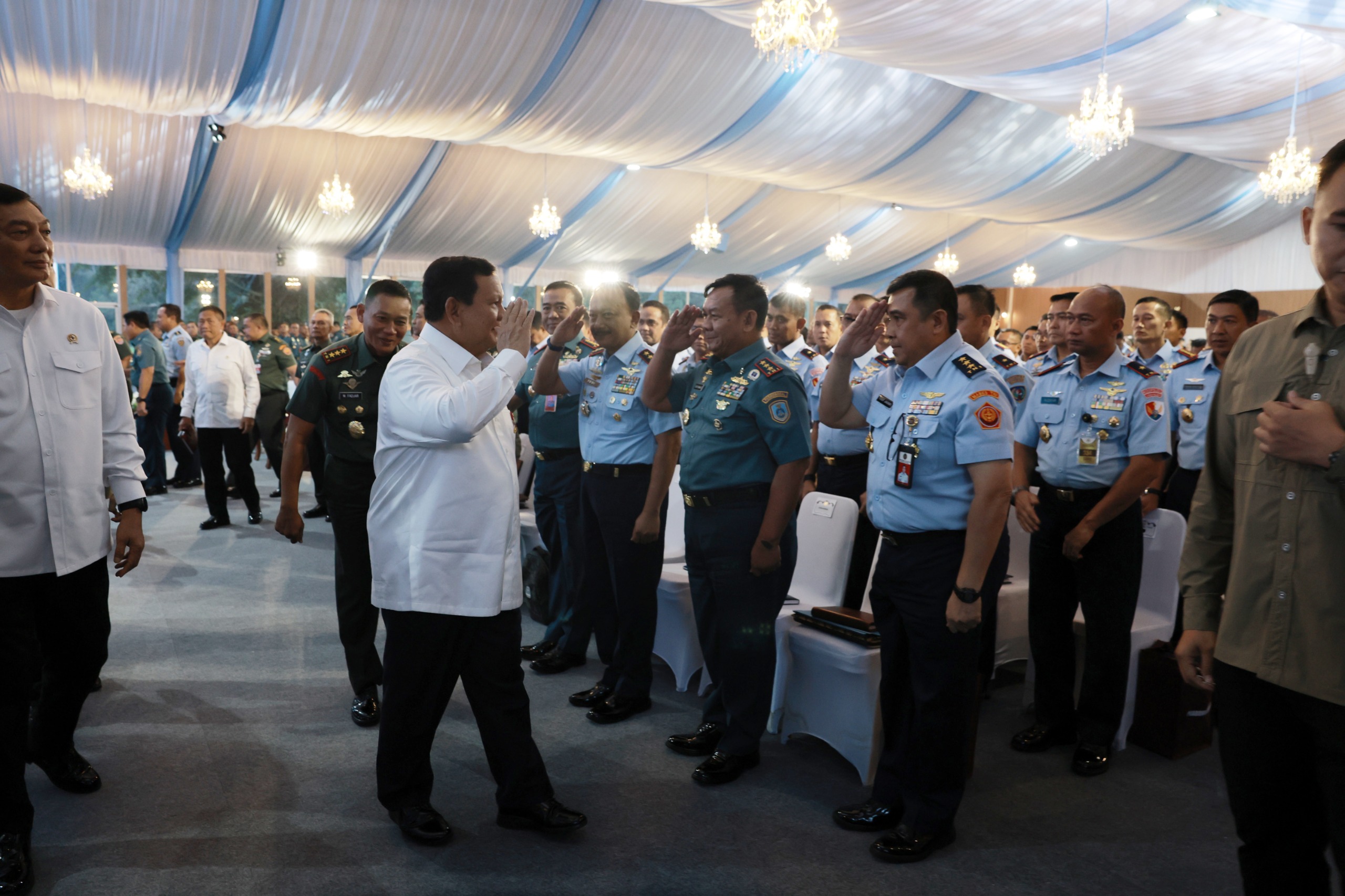 Prabowo Beri Pengarahan ke 1.004 Komandan Satuan TNI: Negara yang Sejahtera Harus Bisa Lindungi Diri