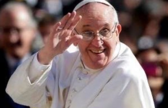 Pesan Misa Natal Paus Fransiskus: Hati Kami di Betlehem Dibayangi Agresi Israel