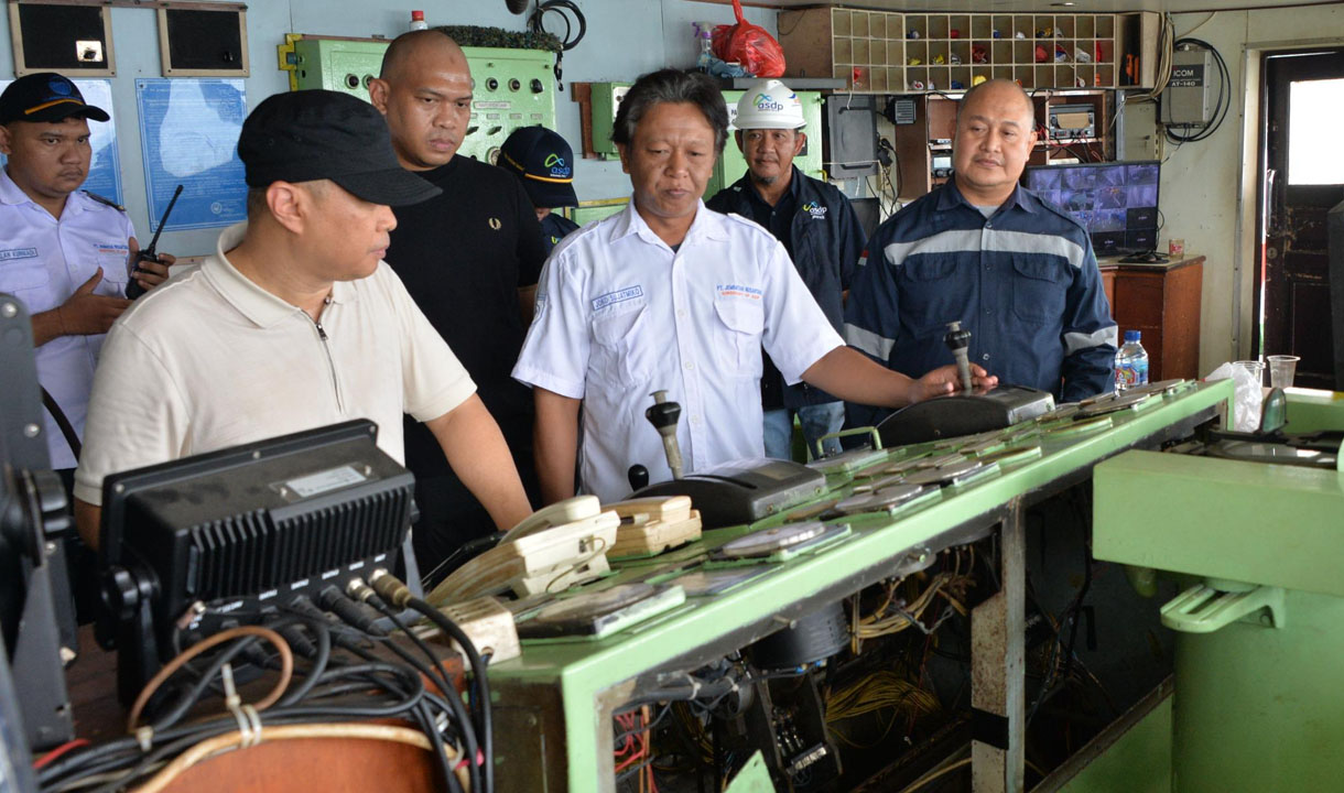 Antisipasi Cuaca Ekstrem Libur Nataru, Kemenhub Tinjau Angkutan Penyebrangan   