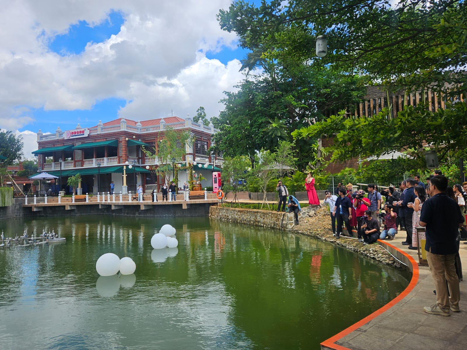 Rekomendasi Restoran Enak di Kelapa Gading, Seru Kulineran Bergaya Kolonial Eropa di Grand Waterfront
