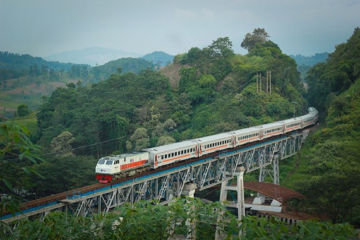 KA Turangga, Kereta 'Kuda' yang Sudah Ada Sejak 1 September 1995