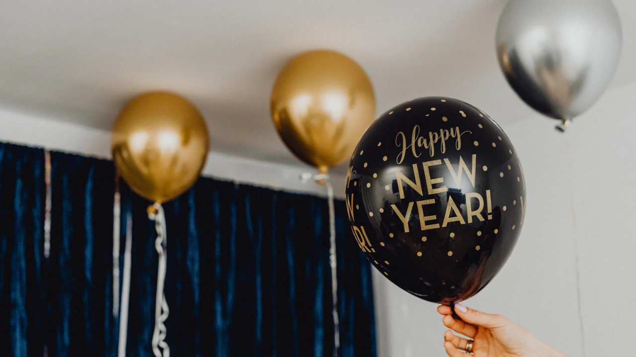 55 Ucapan Selamat Tahun Baru 2026 dalam Bahasa Inggris Beserta Artinya, Penuh Motivasi dan Harapan!