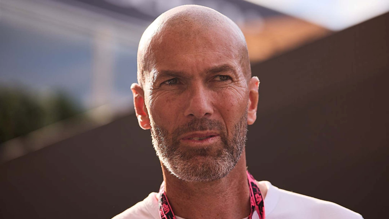 Tolak Banyak Klub, Zidane Tunggu Panggilan Jadi Pelatih Timnas Prancis 2026