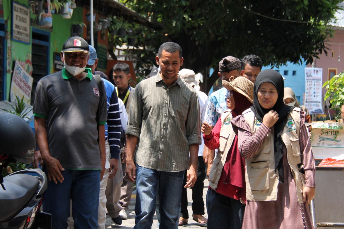 DLH Bontang Belajar Zero Waste di Kampoeng Oase Songo Surabaya