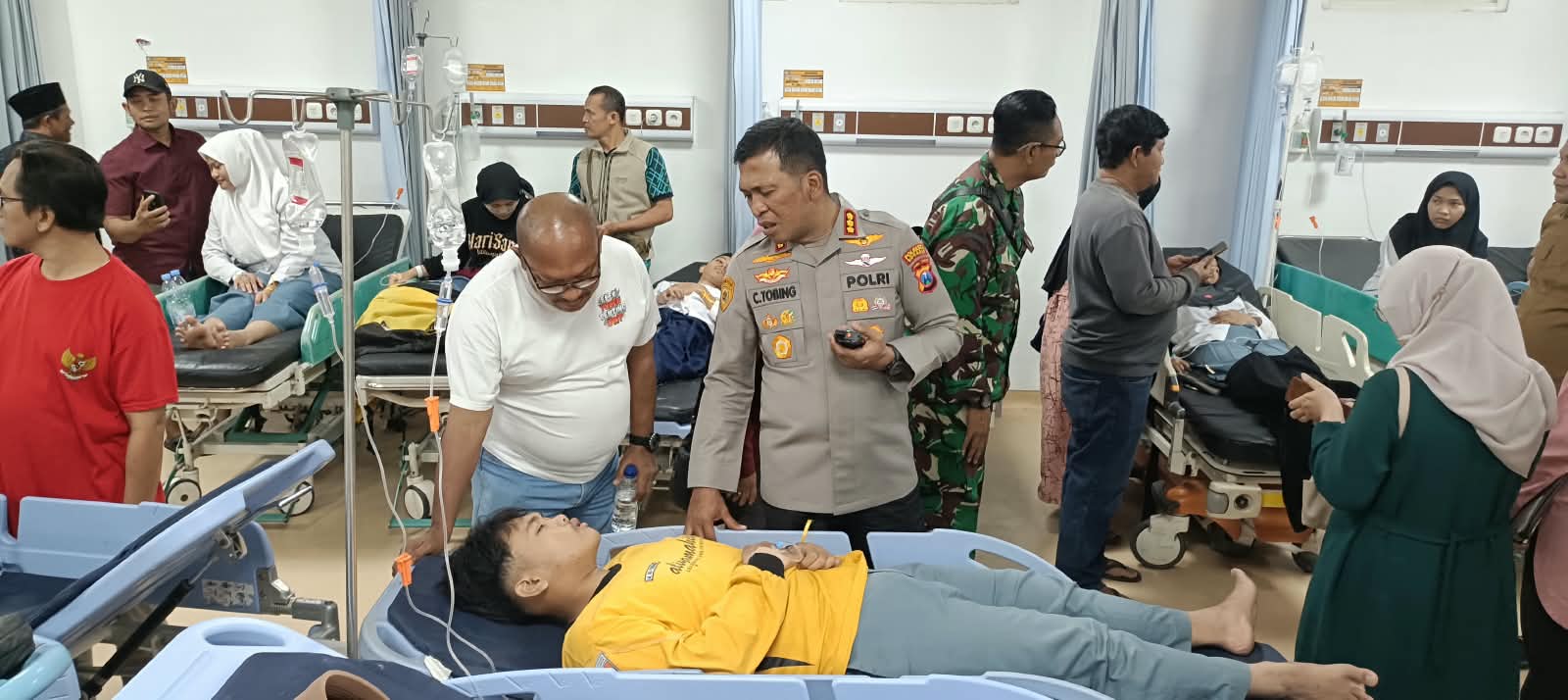 Kapolresta Sidoarjo Cek Ratusan Santri Ponpes Manbaul Hikam yang Sakit Usai Santap MBG