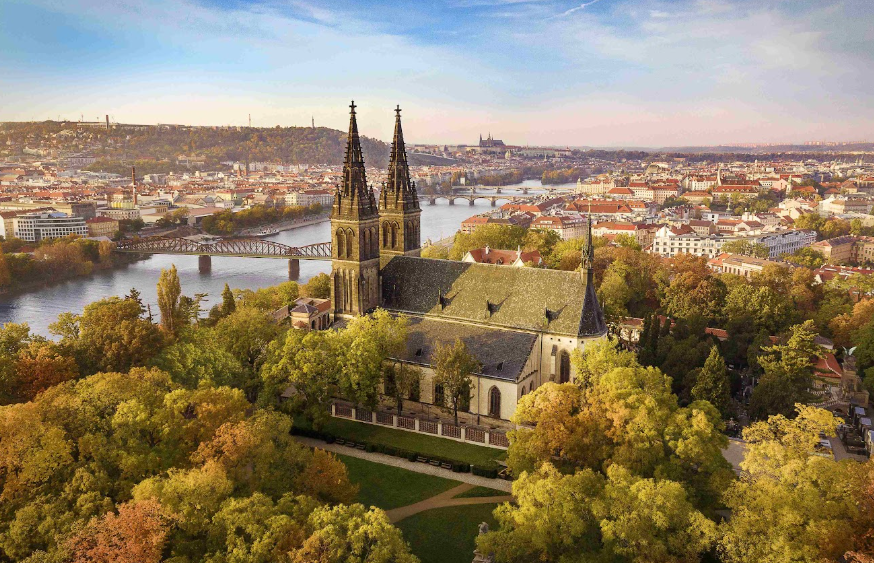 Liburan ke Eropa Mulai Rp7 Jutaan, Vietjet Buka Rute Hanoi–Praha