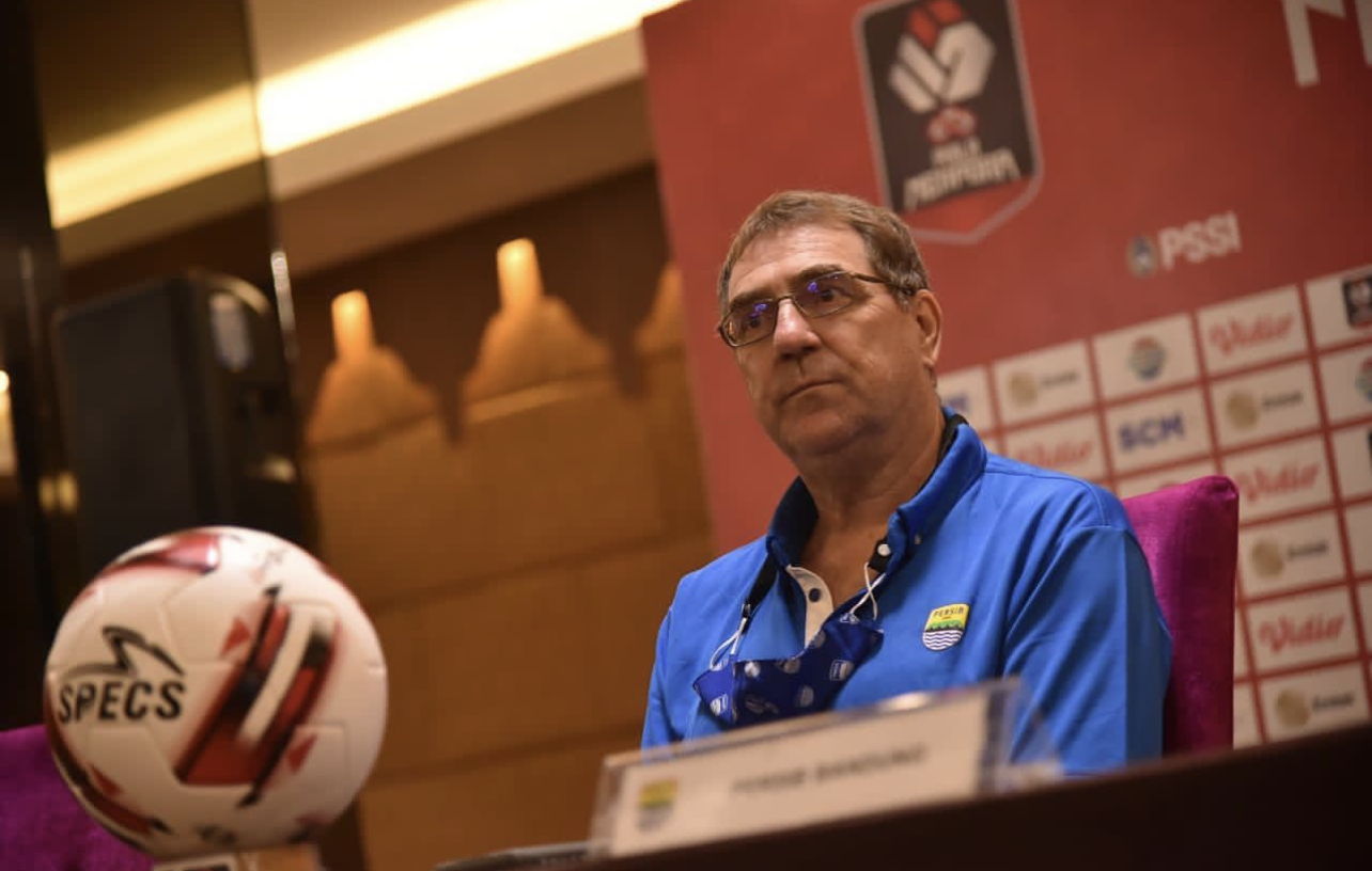 Persib Kembali Kena Registration Ban FIFA, Sengketa Robert Rene Alberts Jadi Biang Keladi