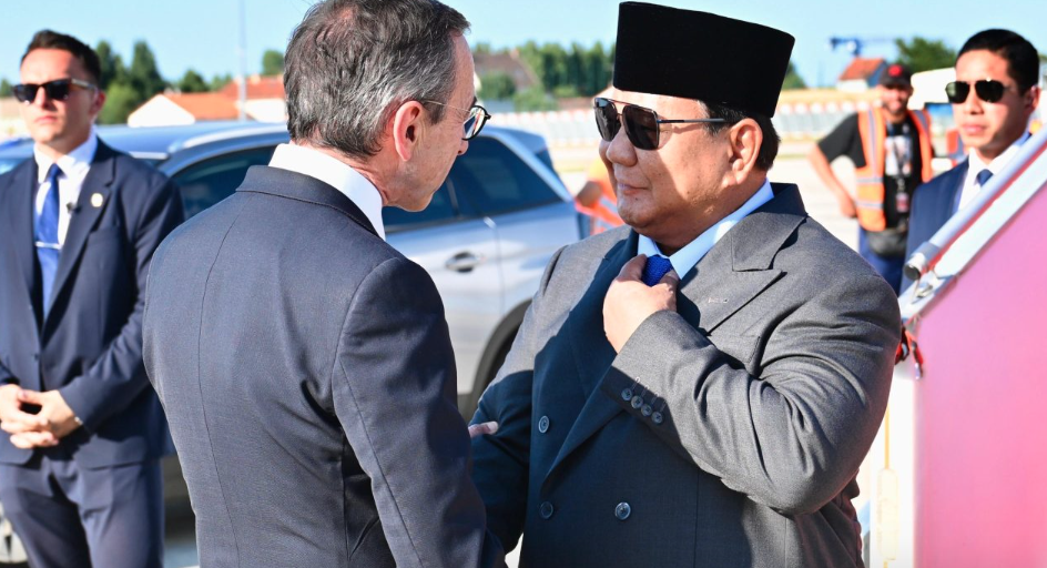 Presiden Prabowo Disambut Prosesi Kehormatan di Paris untuk Hadiri Bastille Day