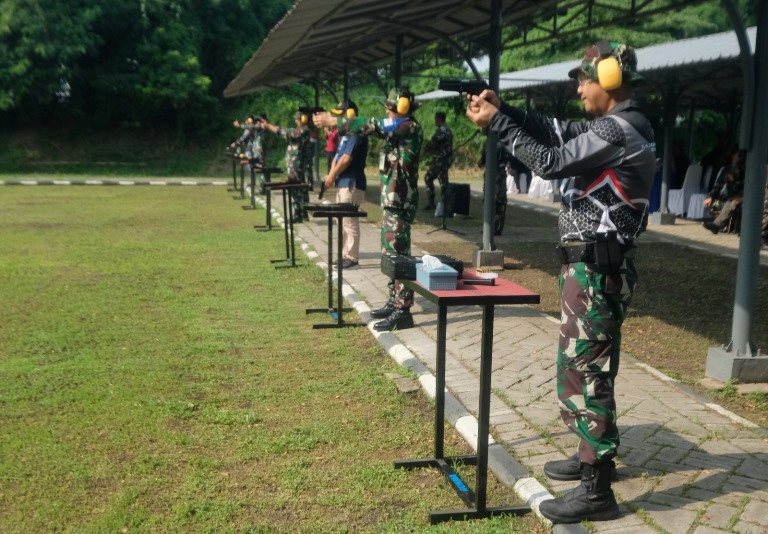 Prajurit Wing Udara 2 Puspenerbal Asah Kemampuan Menembak