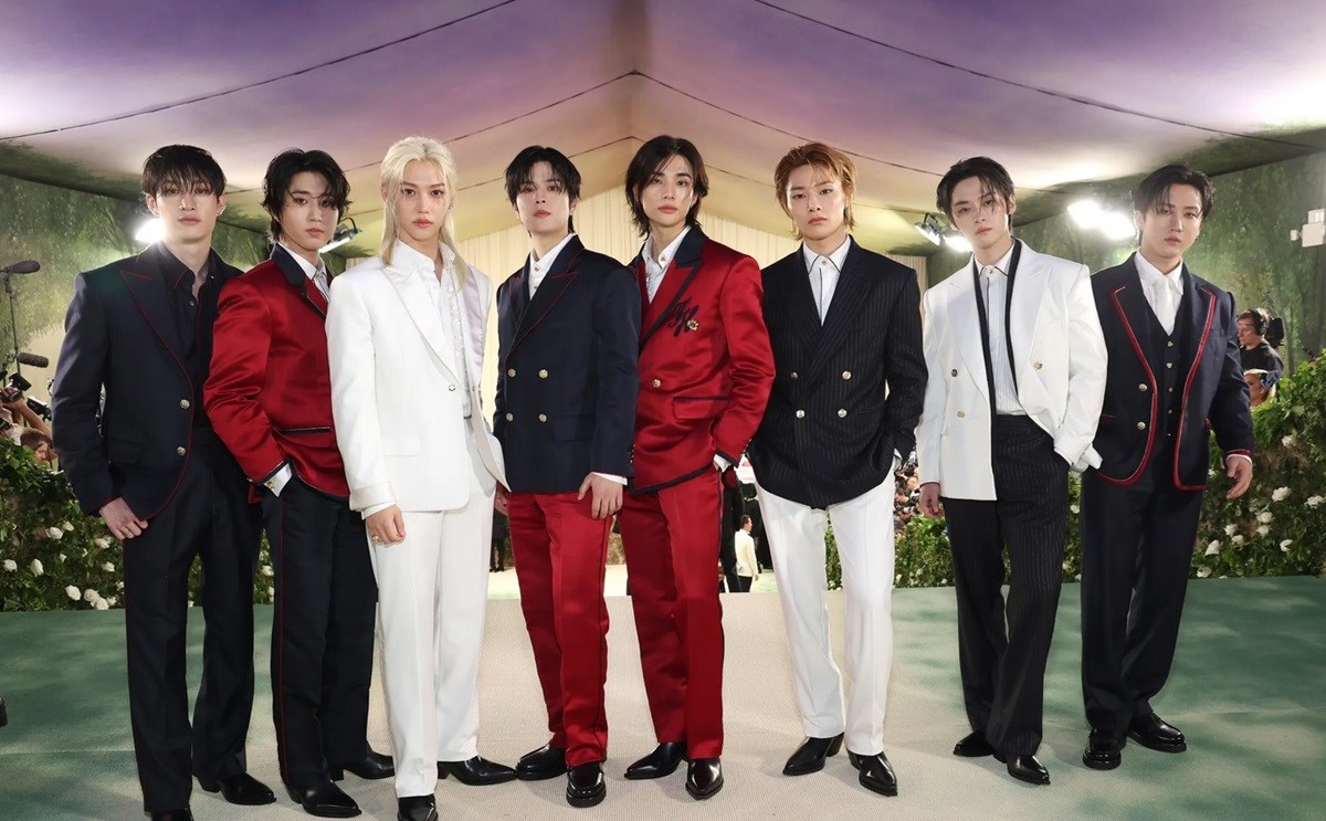 Super Hot! Stray Kids Hadiri Met Gala Pakai Dua Set Outfit Tommy Hilfiger, Simak Aksi Spektakulernya 