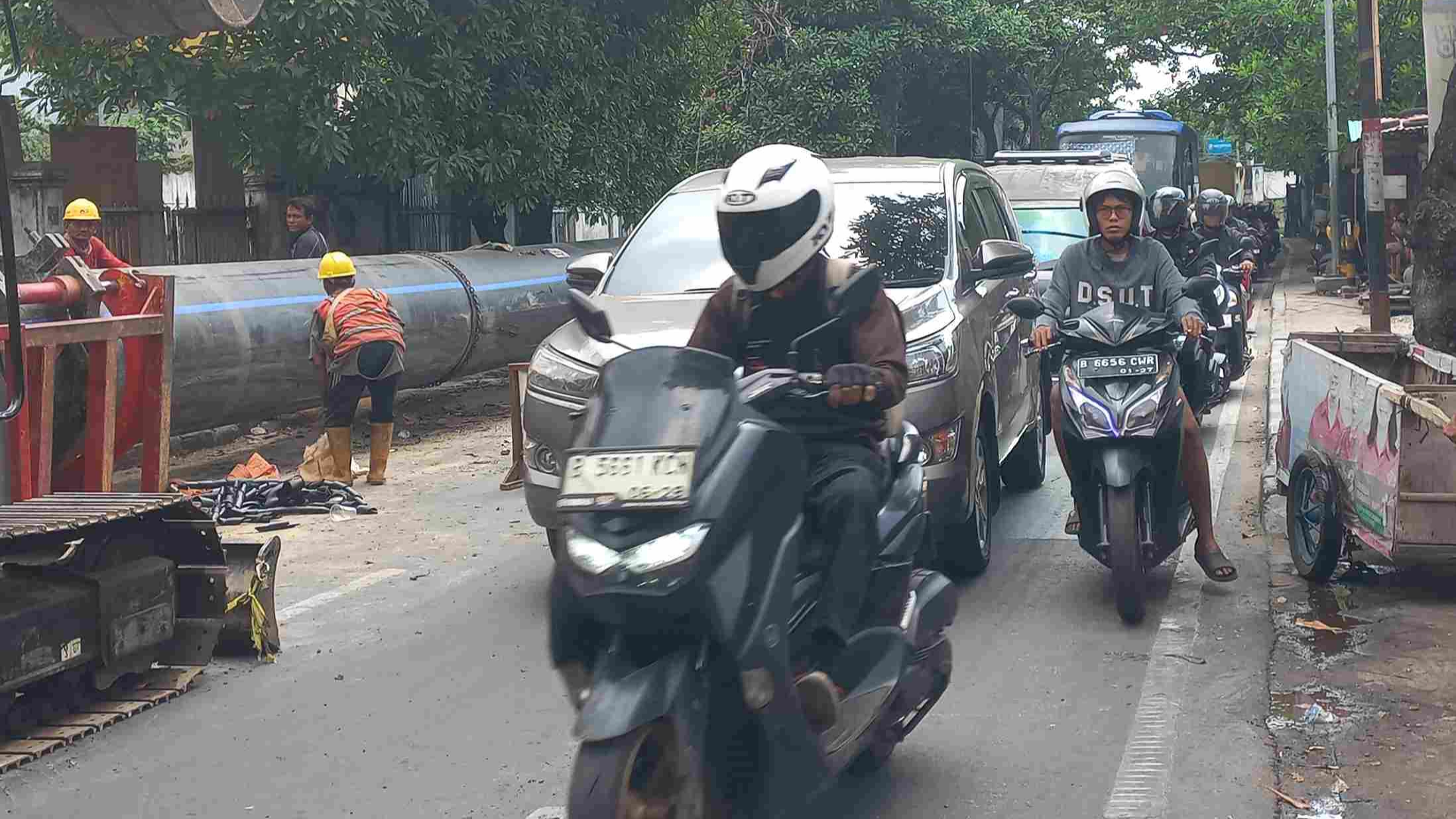 Jalan KS Tubun Tangerang Macet Parah, Imbas Galian Proyek PDAM TB