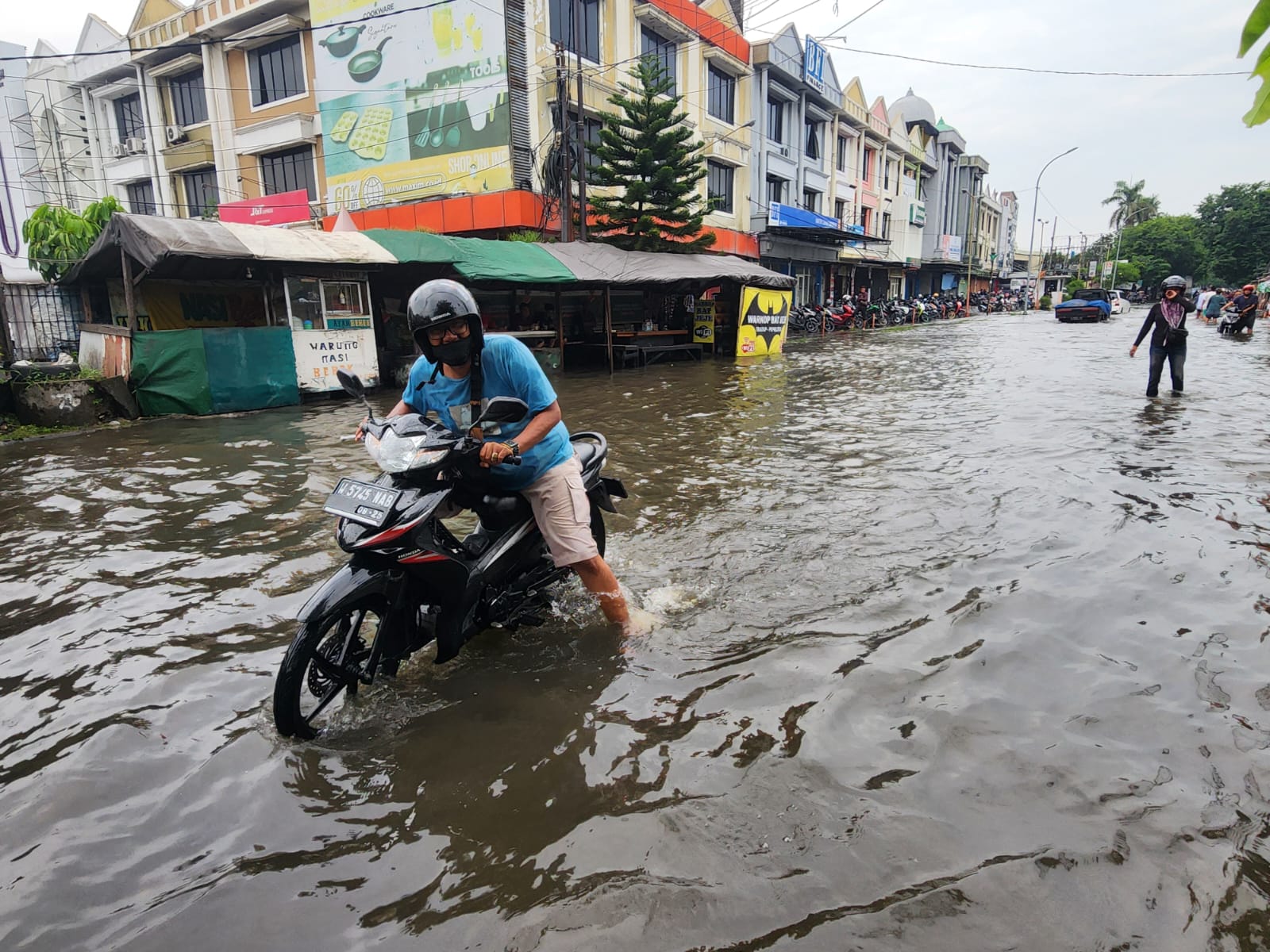 Pepelegi Terendam Banjir, Wakil Bupati Sidoarjo Pantau Kondisi Warga