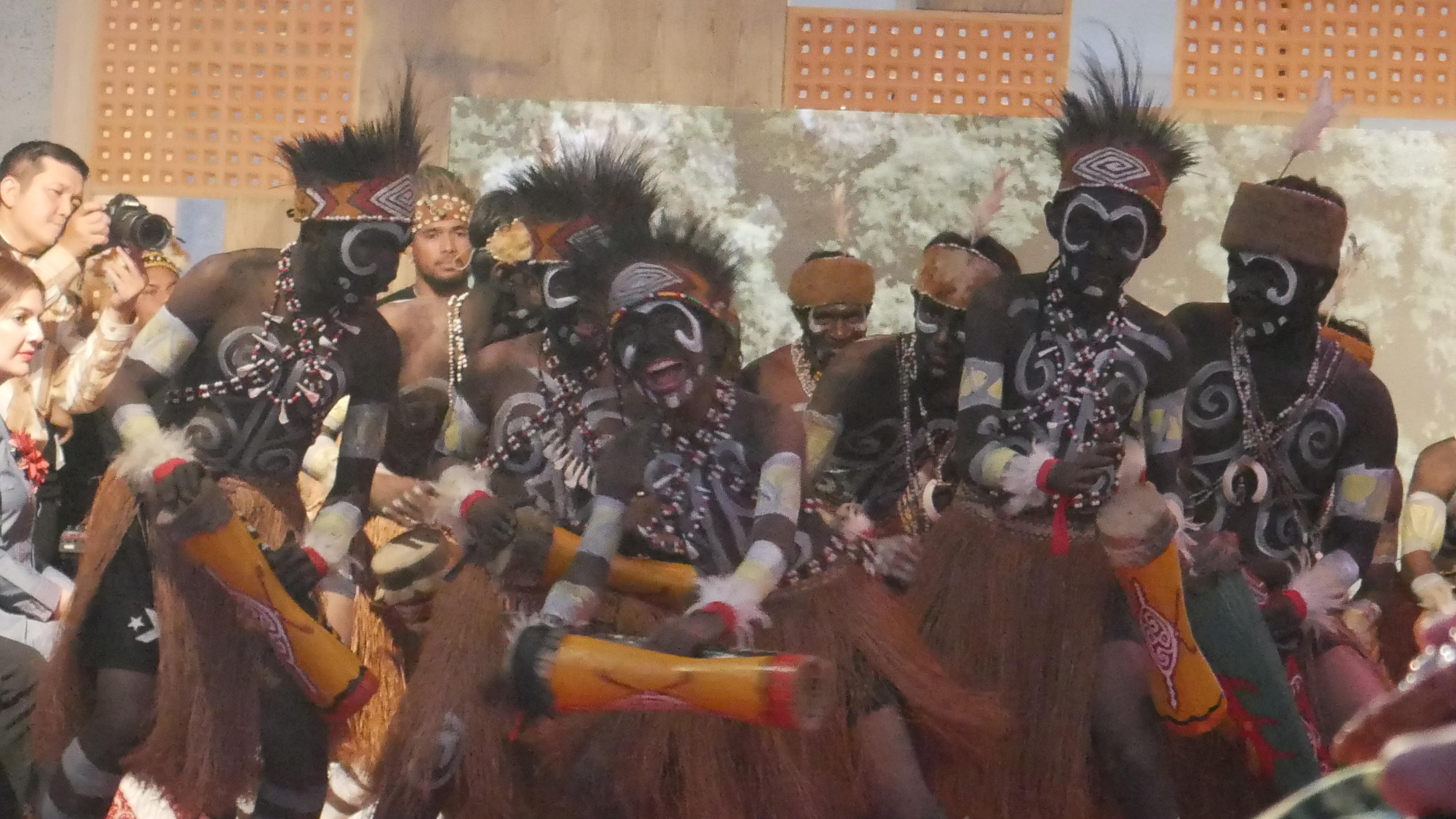 Unik! Festival Noken Lestarikan Budaya Papua, Koleksi Fashion Terbuat dari Bahan Alam