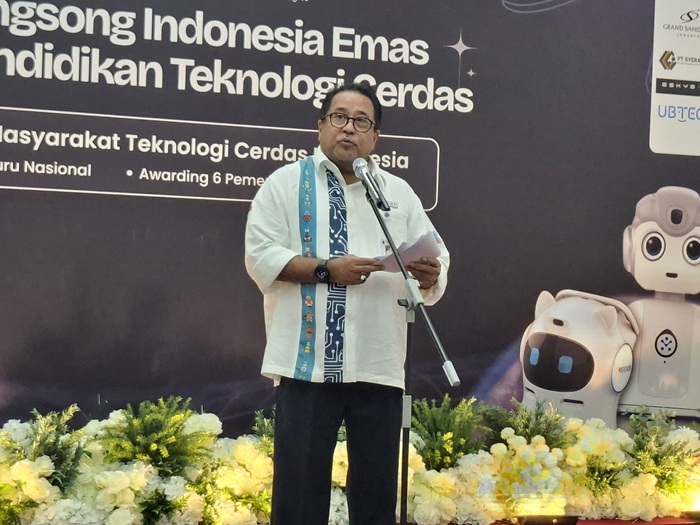 Minta Diajarkan ke Sekolah, Rano Karno: Guru Bukan Diganti Robot, Tapi Diperkuat AI