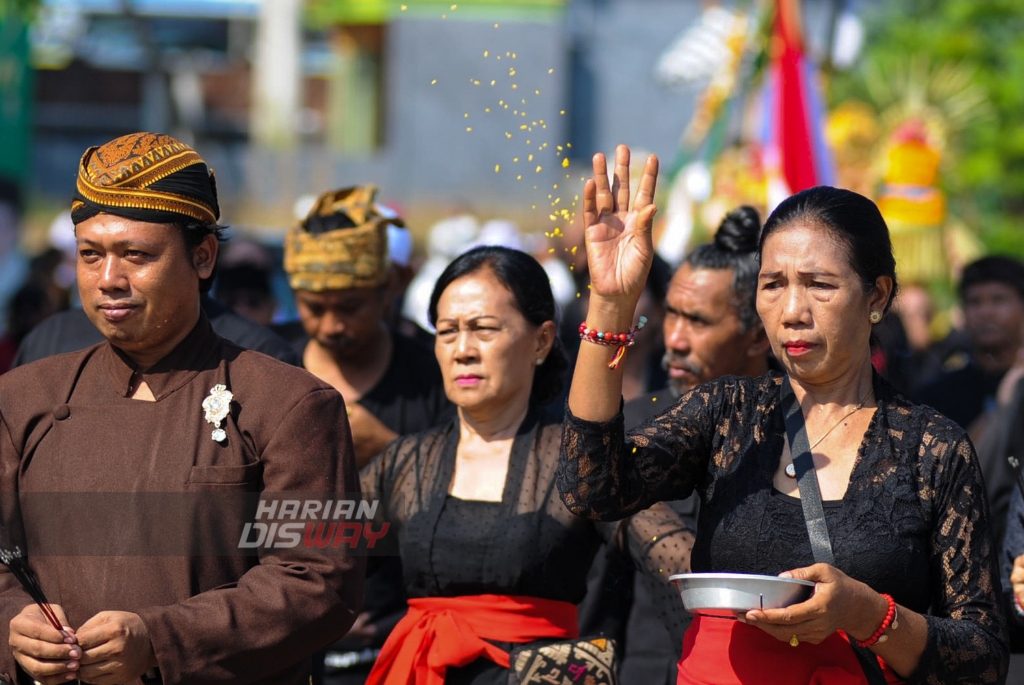 Kirab Nata Jagad Umat Hindu, Disambut Kebo Giro