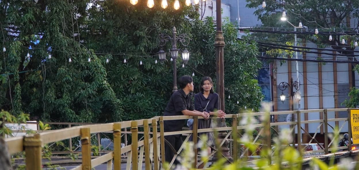 Seri Sang Putra Fajar (10): Jembatan Peneleh, Jembatan Dua Hati