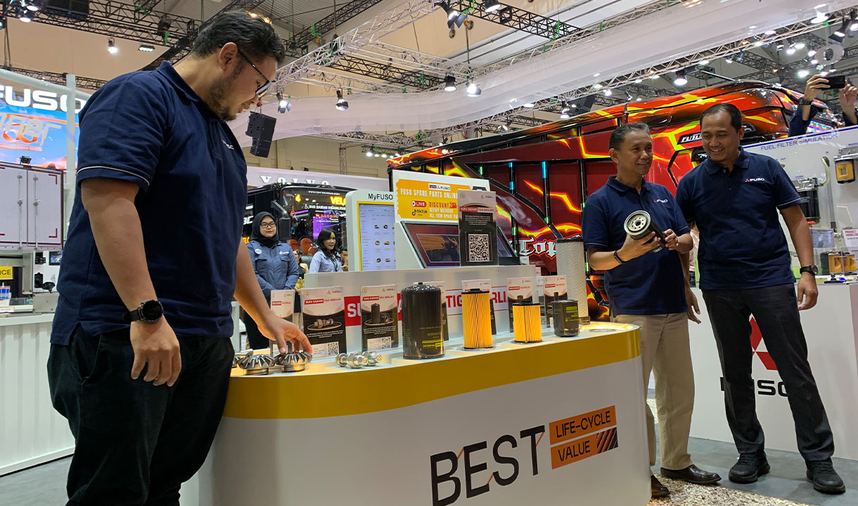 Suku Cadang Tiga Berlian Kualitas Genuine Parts Harga Bersahabat dari Mitsubishi Fuso: Sikat Habis Spare Parts Palsu