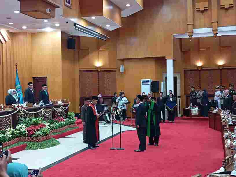 SAH! Saifuddin Zuhri Dilantik Sebagai Ketua DPRD Kota Surabaya Periode 2024-2029
