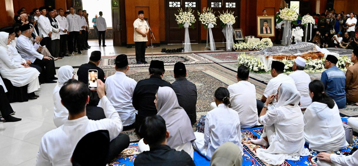 Prabowo Melayat ke Almarhum Eddie Nalapraya, Kenang Sebagai Sosok Patriot Sejati