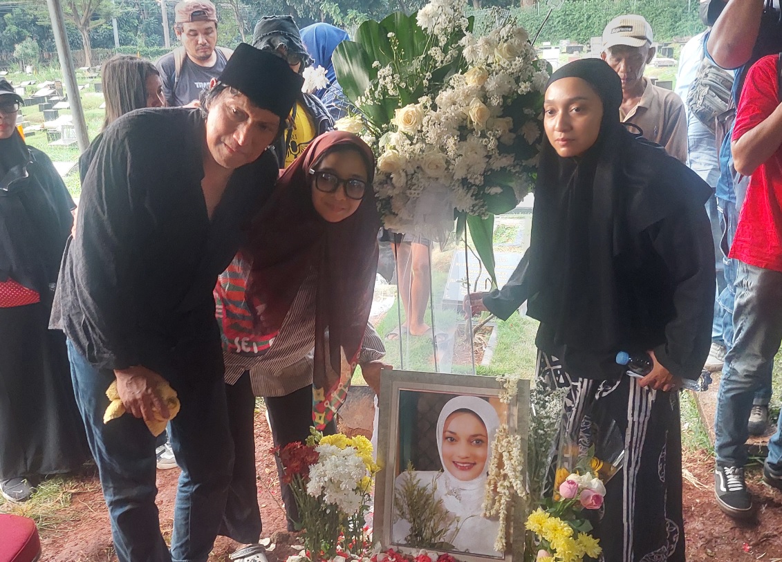 Pesan Cinta Ikang Fawzi ke Marissa Haque untuk Terakhir Kalinya: I Love You Forever