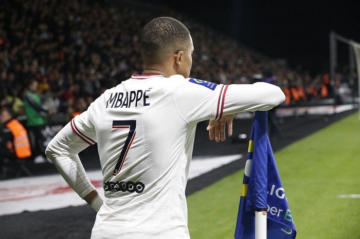 'Tendang' Ronaldo, Ten Hag Desak MU Datangkan Mbappe dari PSG