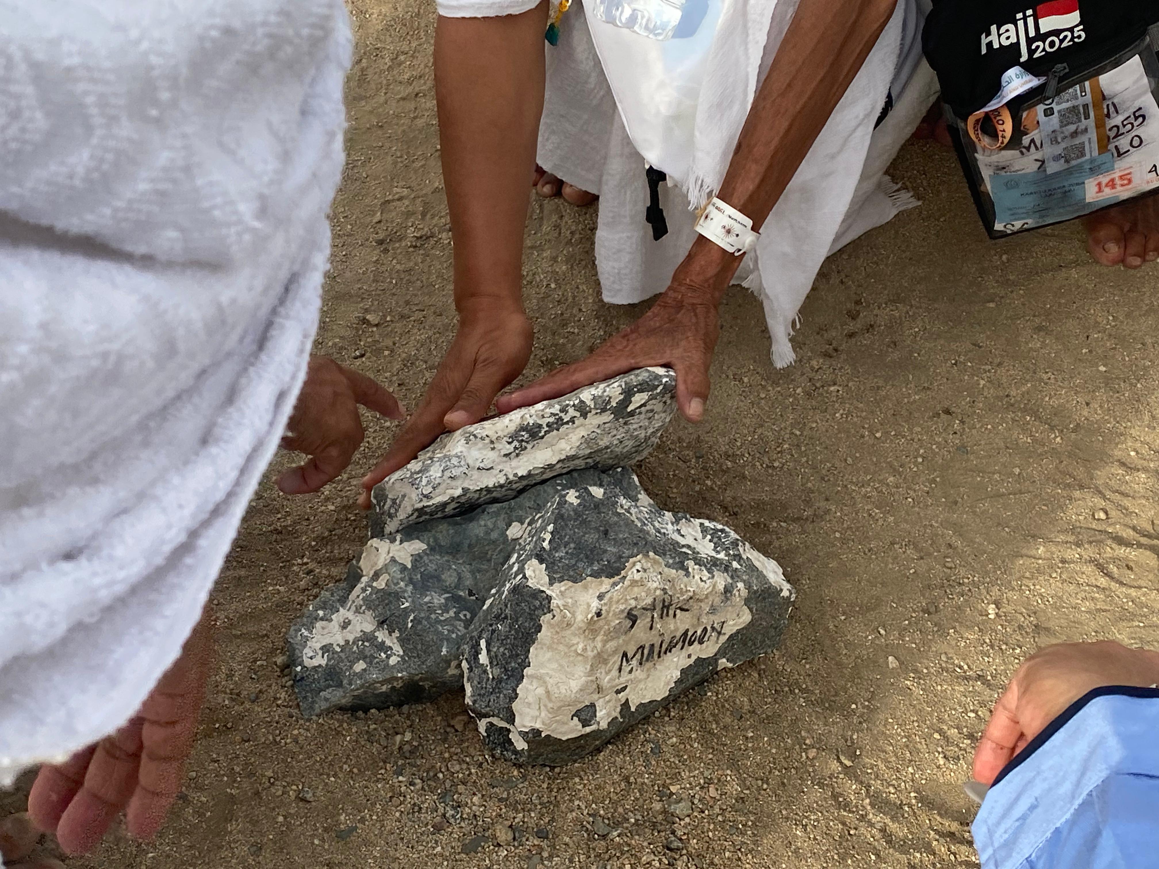 Laporan Haji dari Makkah (12): Ziarah ke Makam Mbah Moen di Ma'la, Ingin Diakui Jadi Santri