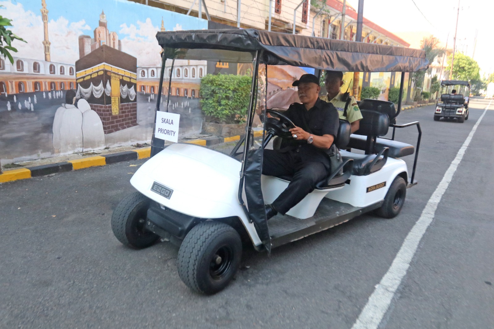 Asrama Haji Surabaya Siapkan Empat Mobil Golf untuk Layani Jamaah Difabel dan Lansia
