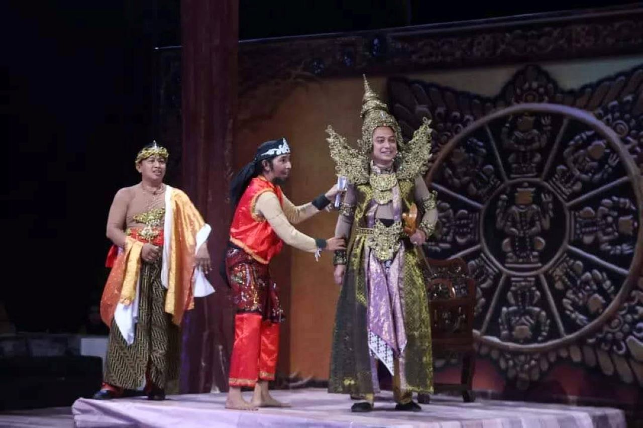 Komedi Hari Komedi: Robert Bayoned Geliatkan Ludruk Ikuti Arus Zaman