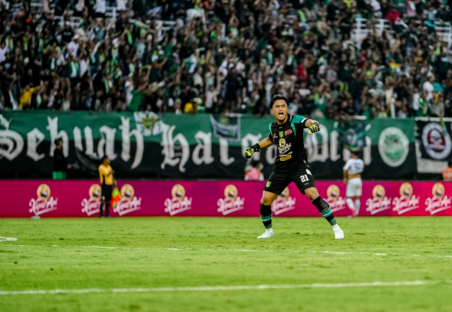 Kiper Persebaya Ernando Ari Catat 100 Penampilan, Targetkan Bajol Ijo Juara!