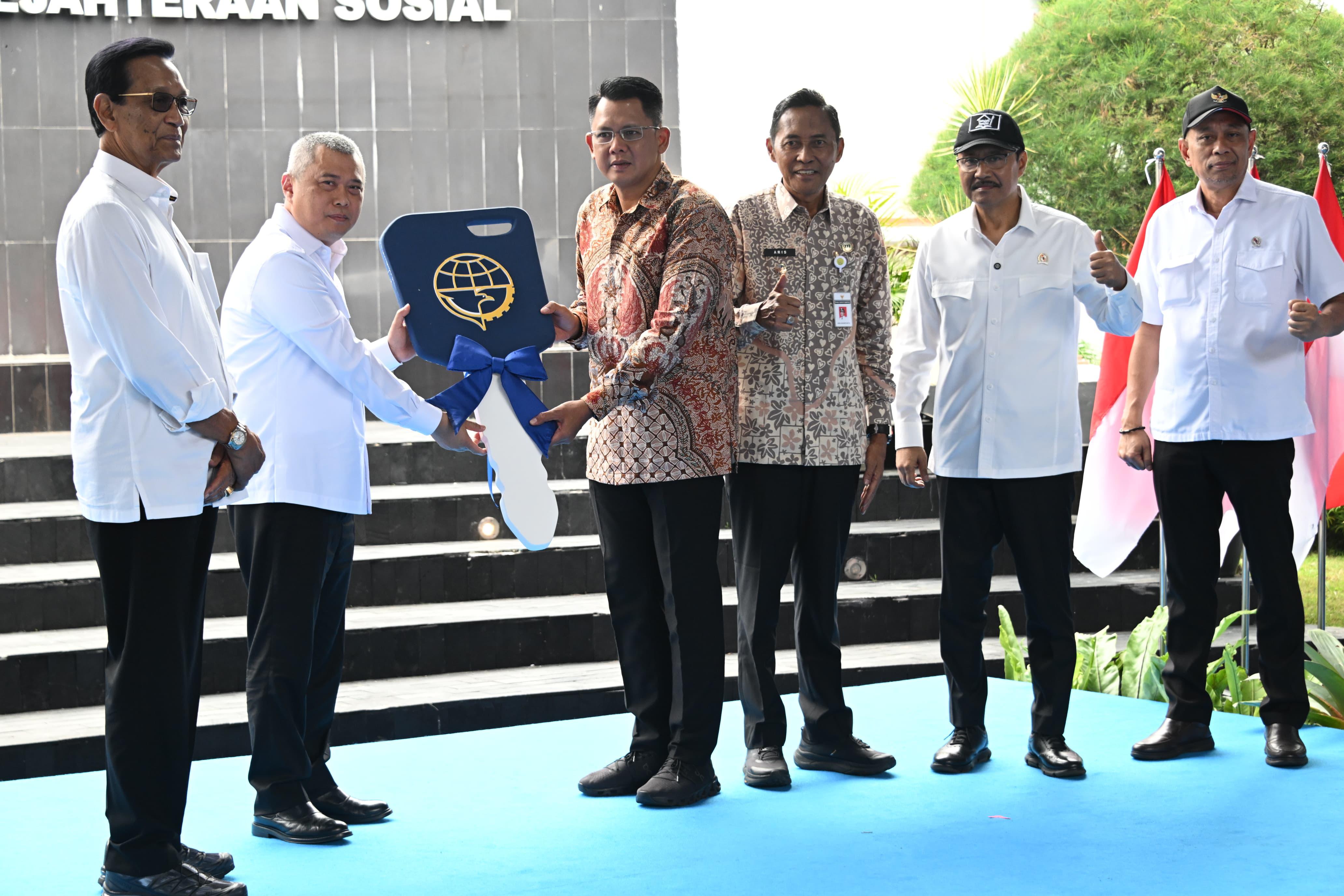 Menhub Dudy dan Gus Ipul Kompak, Bus Sekolah Jadi Simbol Akses Pendidikan Berkeadilan di DIY