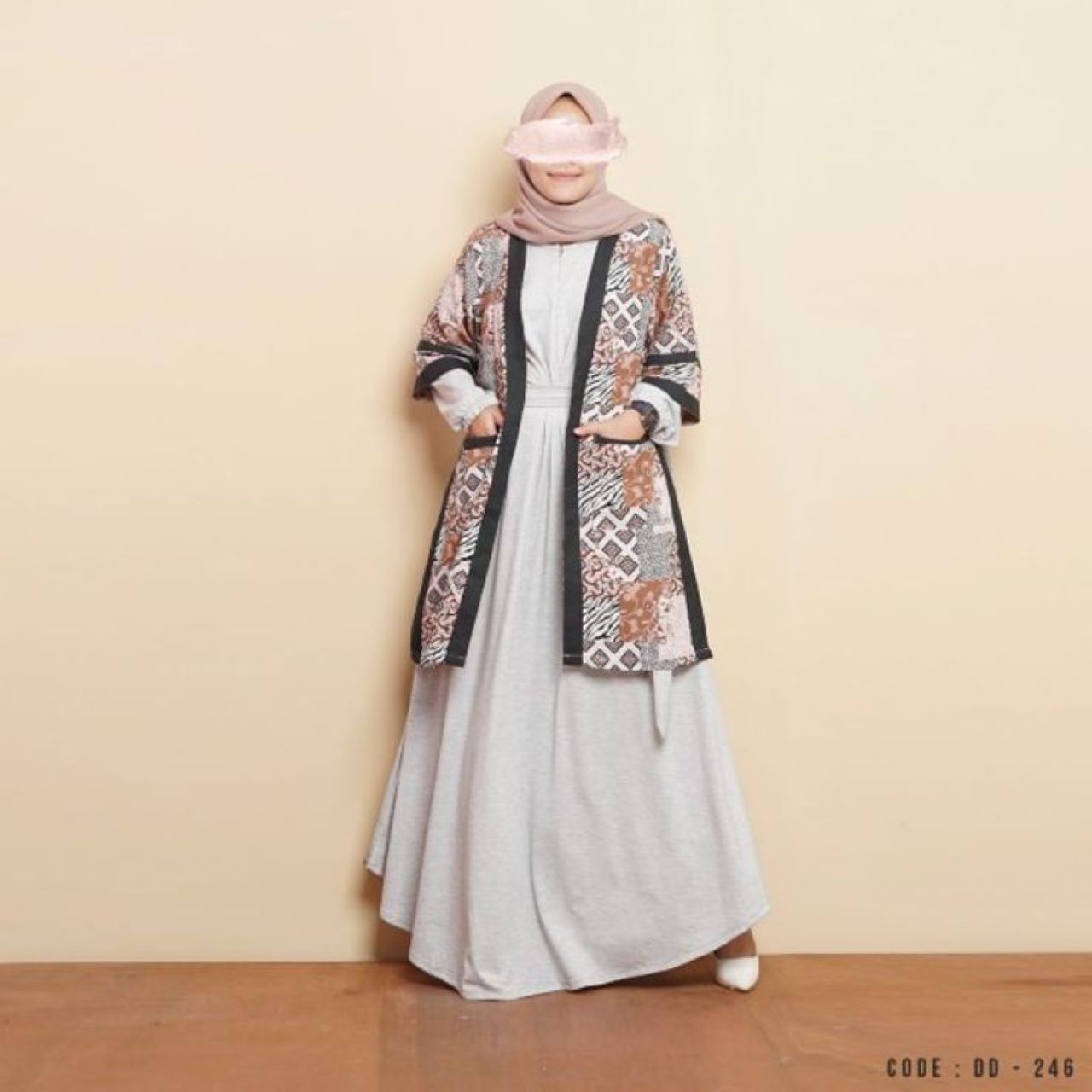 Rekomendasi Gamis Two-Piece Look untuk Ibu Menyusui, Modis Tanpa Ribet saat Bertamu