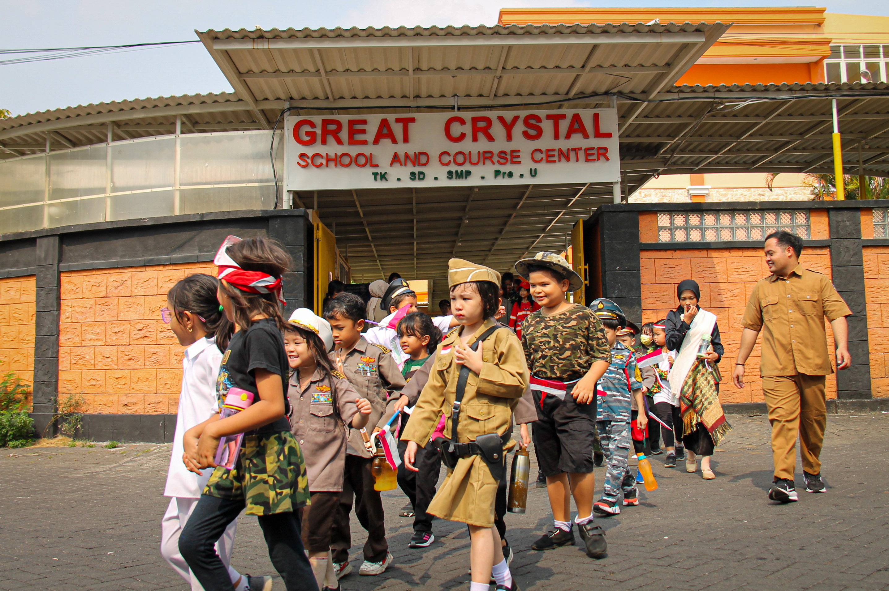 Karnaval Hari Pahlawan di Great Crystal School, Ajak Generasi Muda Menggali Nilai Kepahlawanan dan Budaya