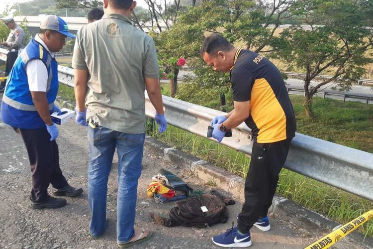 Polisi Ungkap Identitas dan Penyebab Kematian Jenazah Pria di Tol Sumo