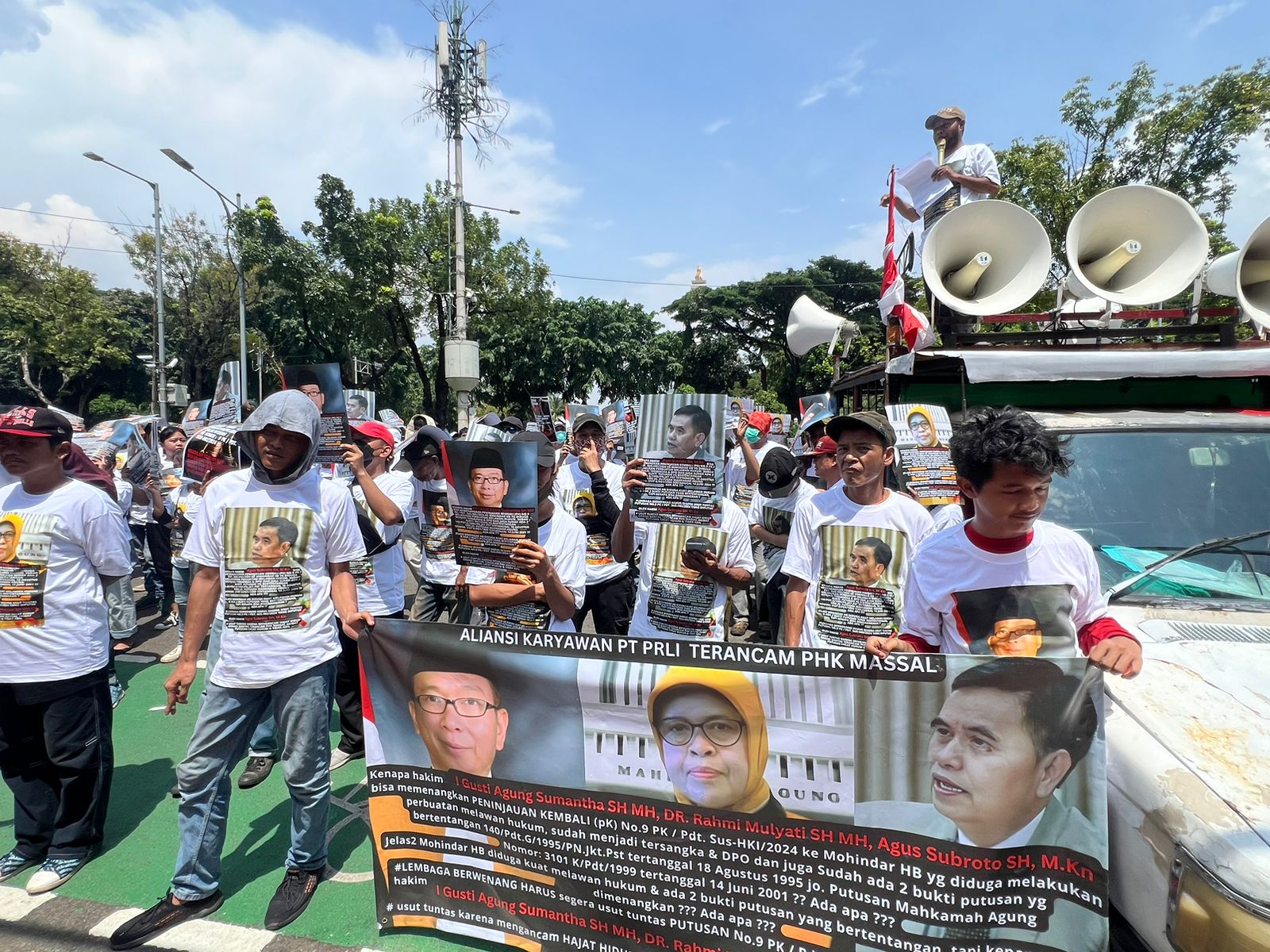 ﻿Terancam PHK Massal Gegara Putusan PK yang Kontroversial, Ratusan Karyawan Polo Kembali Berdemo di MA