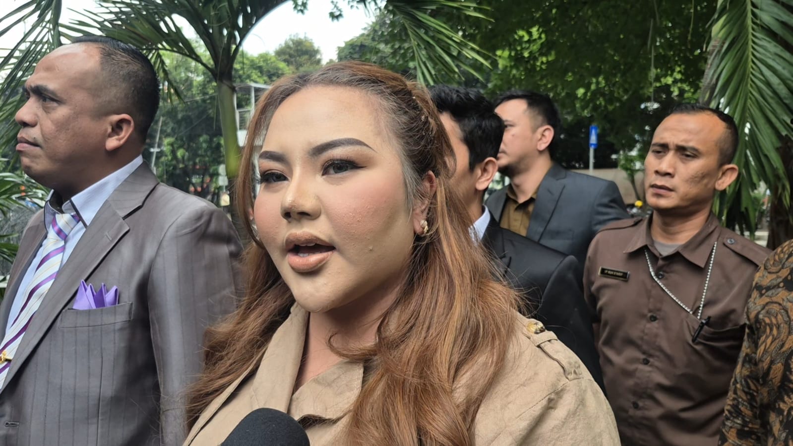 KPK Periksa Lisa Mariana terkait Kasus Korupsi Bank BJB