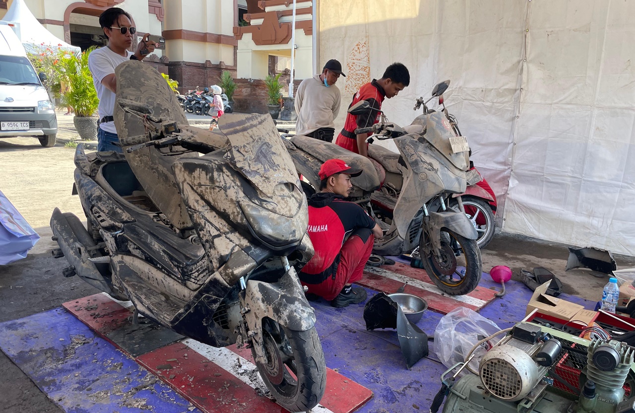 Lewat Posko Peduli, Yamaha Beri Servis Gratis bagi Korban Banjir Bali