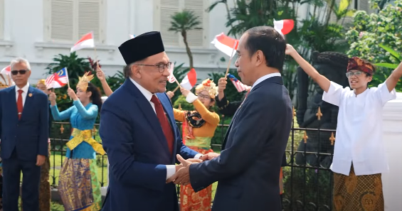 PM Malaysia Anwar Ibrahim Kunjungi Indonesia, Kebaikan Jokowi Tak Bisa Dilupakan: Ada Tempat Khusus di Hati 