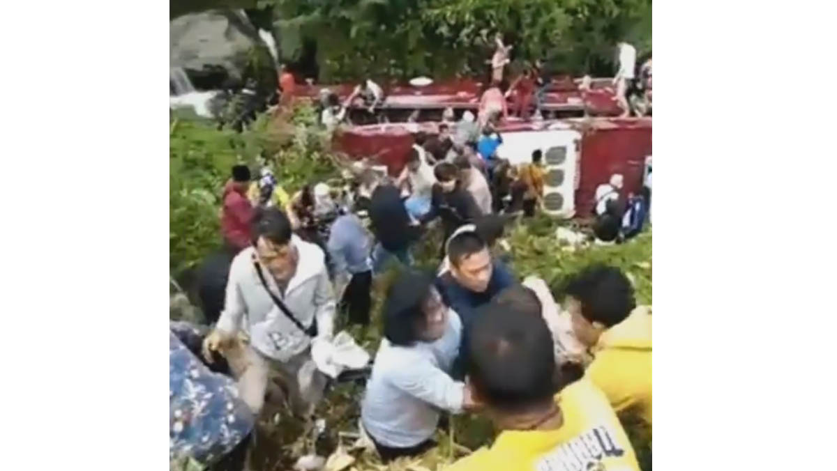 Bus Terjun ke Jurang di Guci Dalam Penyelidikan Polisi, Kronologi dan Korban Ditelusuri