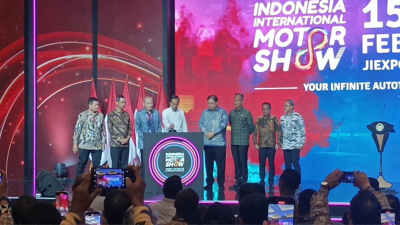 Jokowi Resmi Buka IIMS 2024, Ada 53 Brand, 187 Exibitior, Segini Harga Tiketnya!