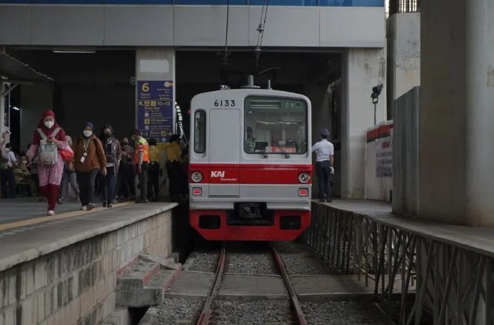 Stasiun Gambir Alihfungsi Jadi Transit Naik Turun Penumpang KRL Commuterline, Apa Penyebabnya?