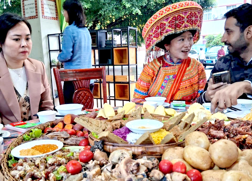 Harian Disway di China International Press Communication Center (CIPCC) (71): Ragam Etnis Tak Lagi Lima