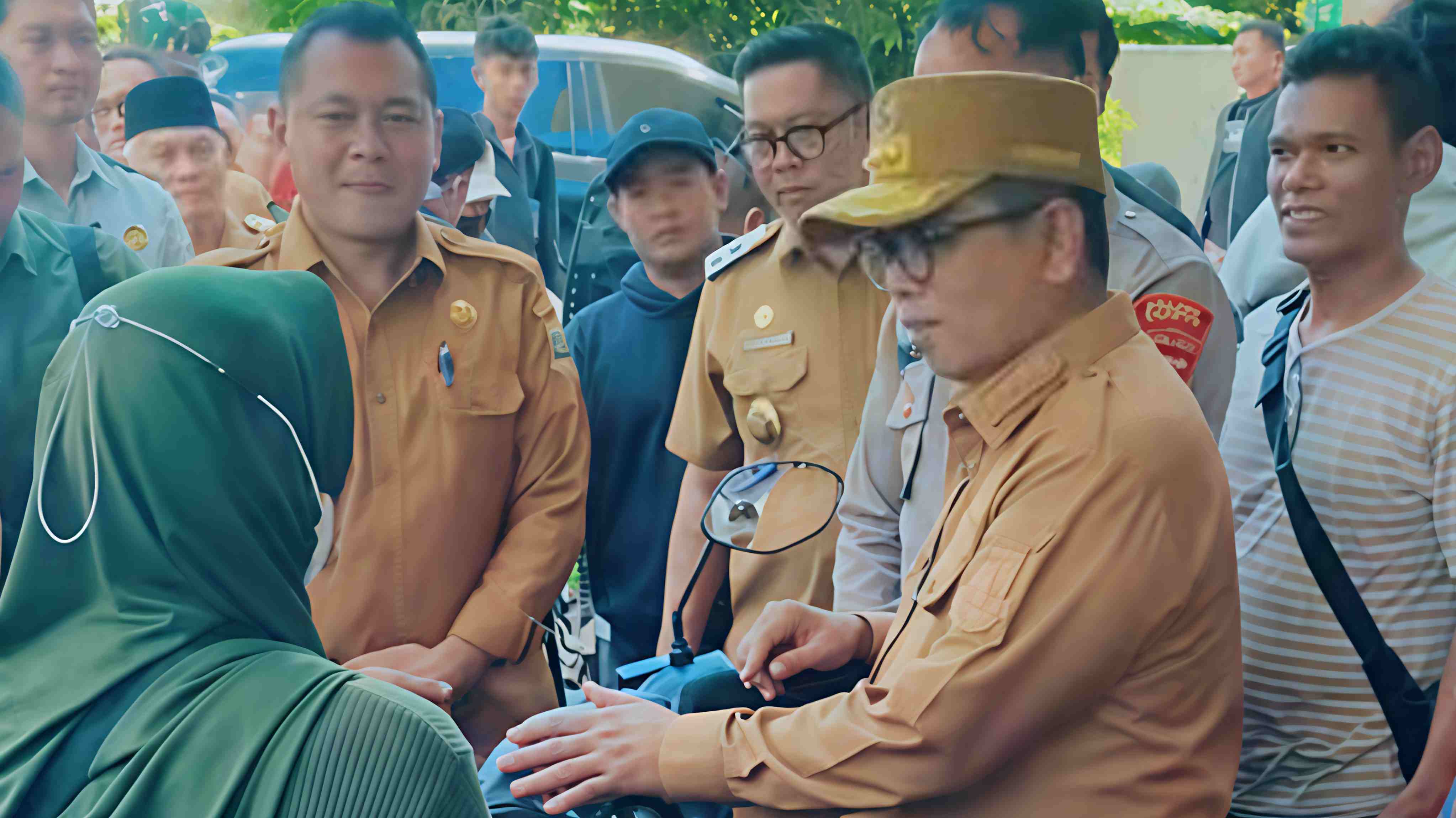 Masyarakat Ngeluh Antre Panjang saat Pemutihan PKB di Samsat, Gubernur Andra Soni Turun Tangan