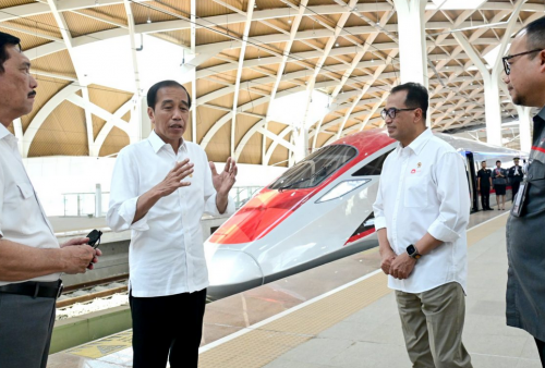 Naik Kereta Cepat Jakarta - Bandung Jokowi Mengaku Nyaman 