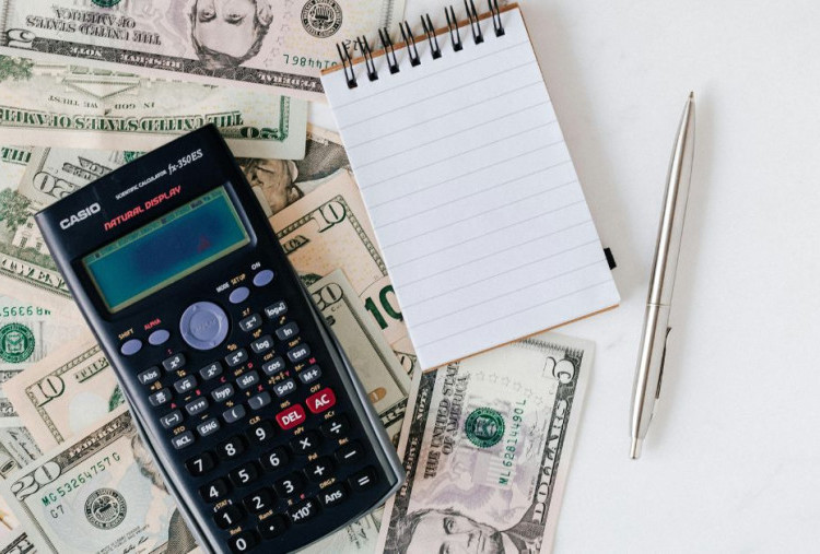 Cara Bijak Mengelola Gaji ke-13 agar Tidak Cepat Habis: Tips Prioritas, Tabungan, dan Investasi