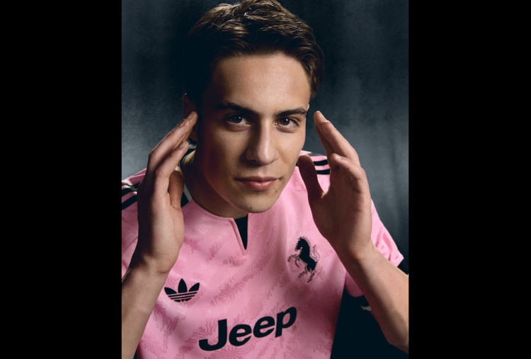 Juventus Resmi Luncurkan Jersey Tandang 2026-2027, Warna Merah Muda Jadi Sorotan