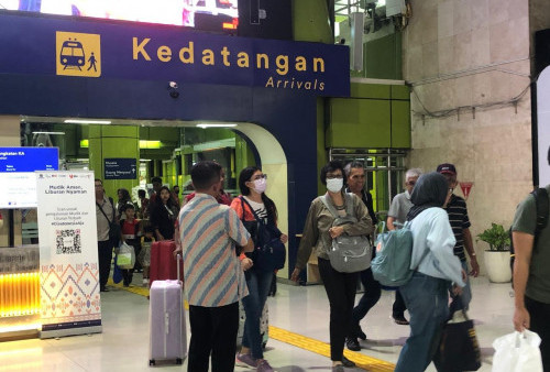 Libur Lebaran 2024 Usai Sudah, 15 Ribu Pemudik Tiba di Stasiun Gambir 'Back to Reality'