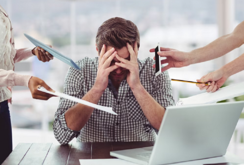 Coba Bawa Santai, Stres di Tempat Kerja Ternyata Berisiko Timbulkan Serangan Jantung Lho: Bahaya!