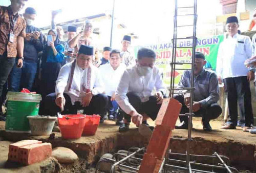 Gubernur HD Letakan Batu Pertama Perluasan Masjid Al Amin di Banyuasin